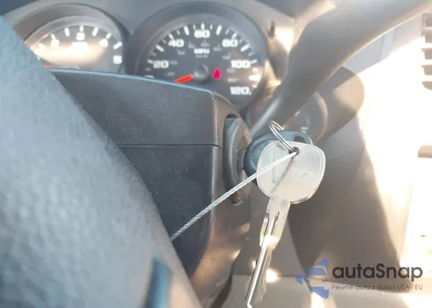 2010 Chevrolet Silverado 1500 Work Truck z USA, uszkodzony, nr VIN 1GCPCPEA6AZ164351